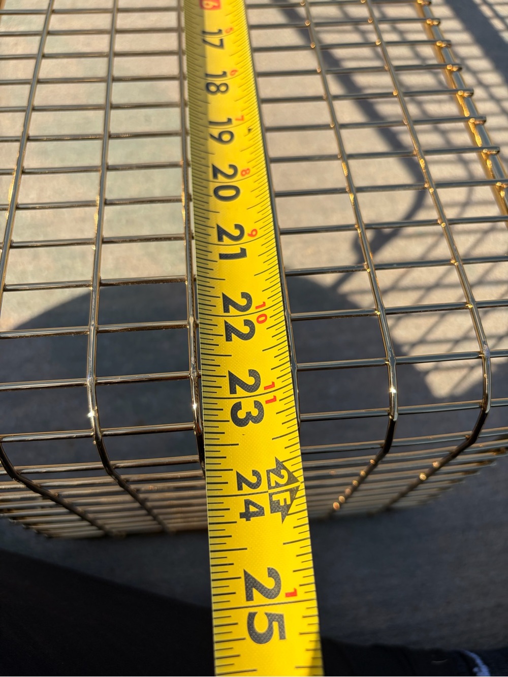 IKEA Svenshult gold-finished wire mesh wall shelf. - Picture 8 of 8